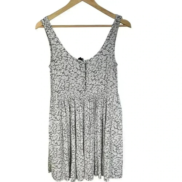 VALCOM BAE BAE DOLL DRESS Size XS Black and White NWOT - Picture 4 of 12